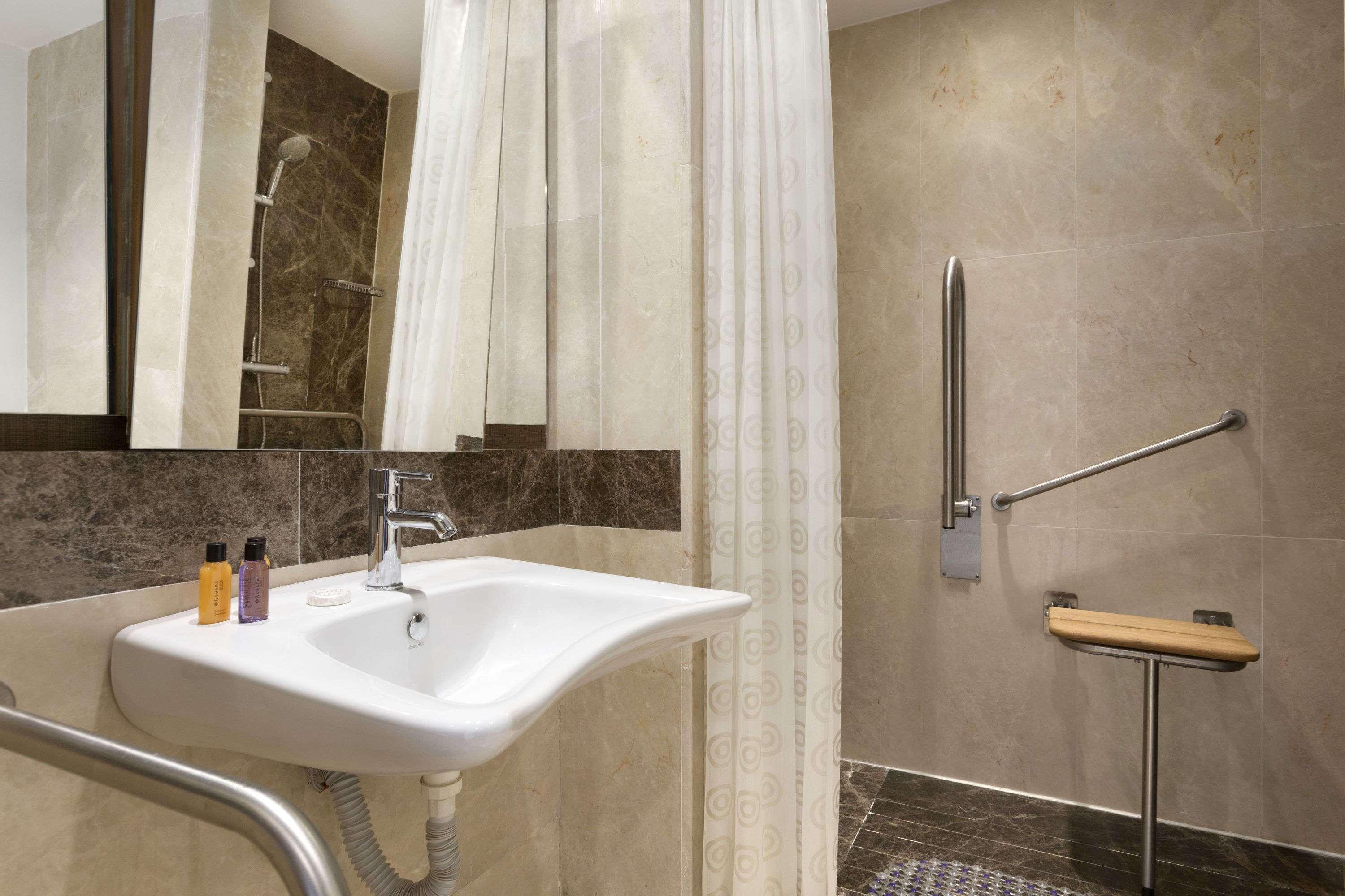 Ramada By Wyndham Istanbul Florya Hotel Ngoại thất bức ảnh